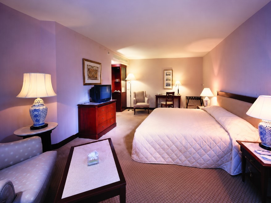 EVERGREEN LAUREL HOTEL