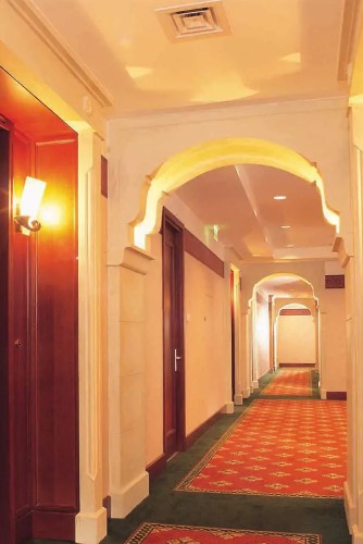 FOUR SEASONS HOTEL