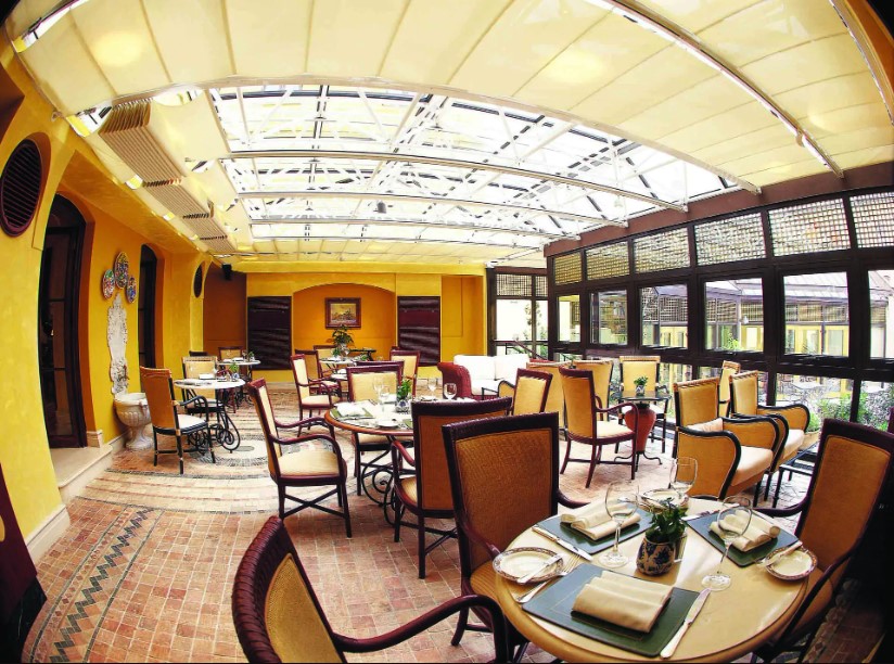 FOUR SEASONS HOTEL